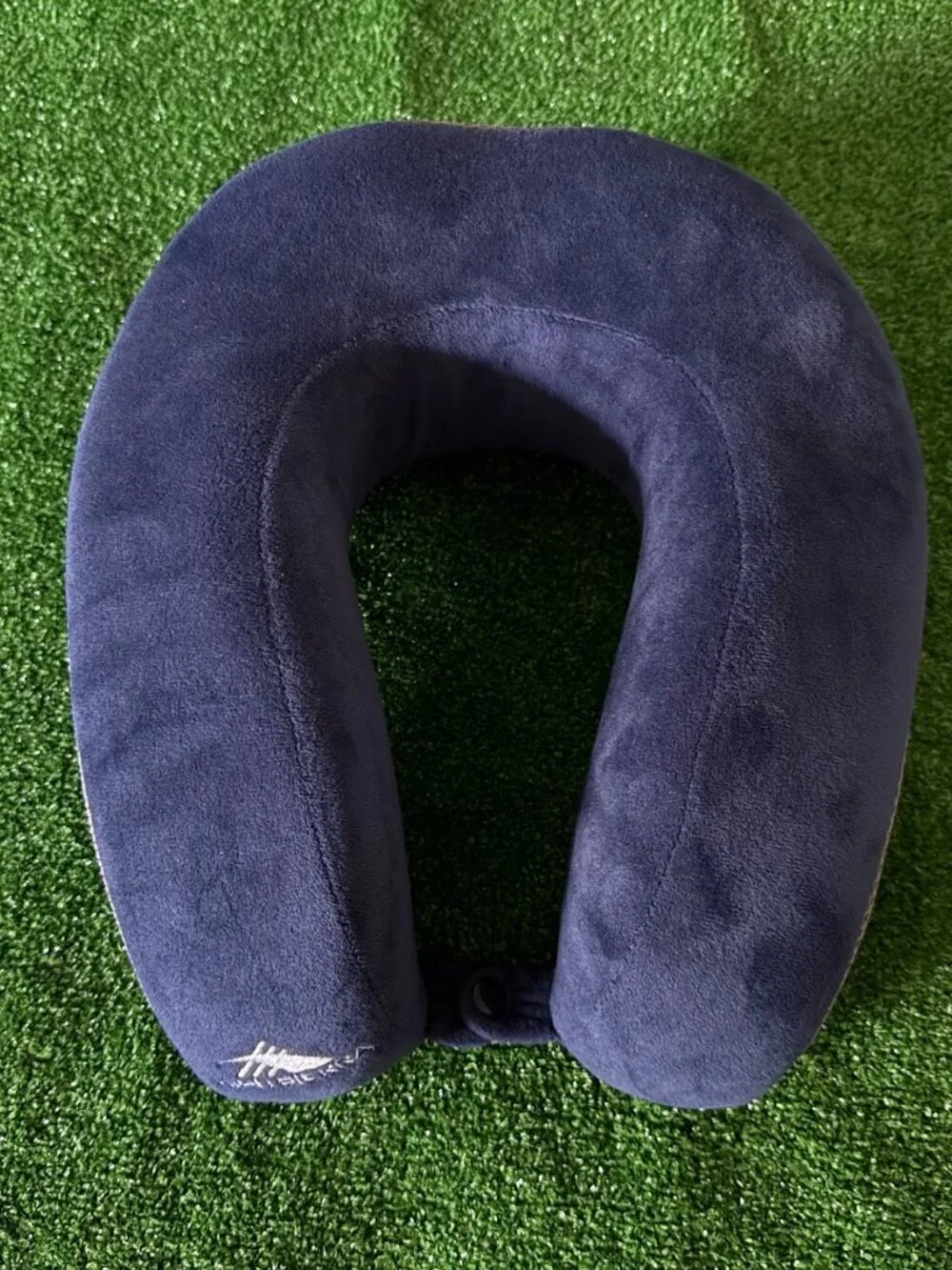 High Sierra HS1214 Travel Neck Pillow 100% Memory Foam Plush Cover Navy Gray